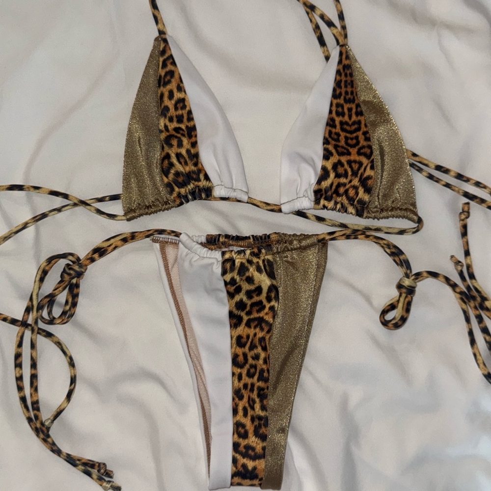 Andi bagus bikini